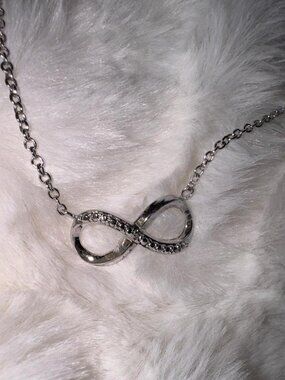 Silver infinity necklace with small diamonds Short chain 🤍🤍💎💎